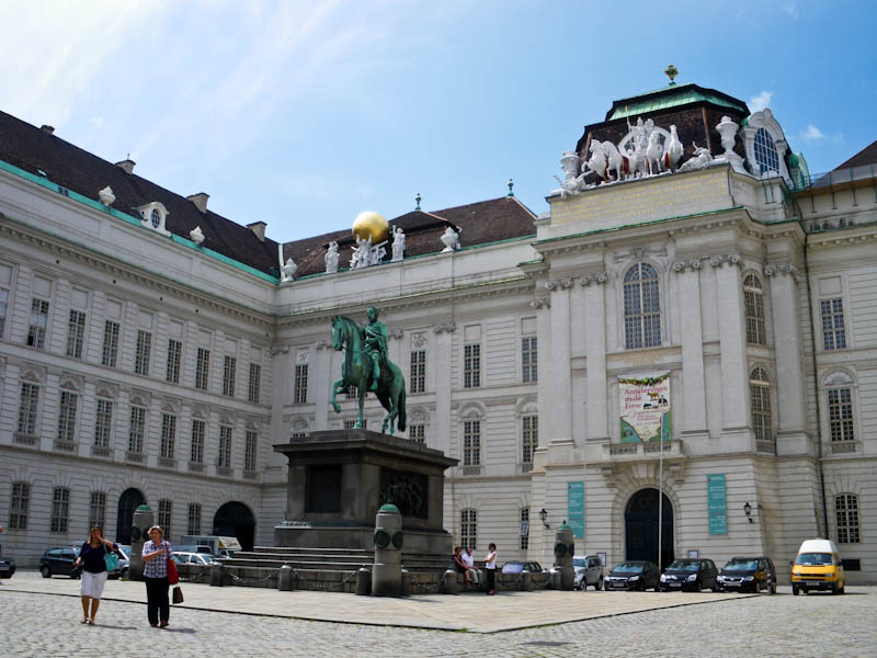 Хофбург. Йозефсплац и памятник императору Йозефу II