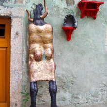 Скульптуры местного мастера