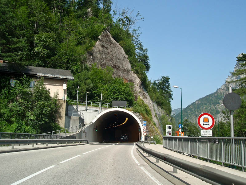 Один из многочисленных тоннелей